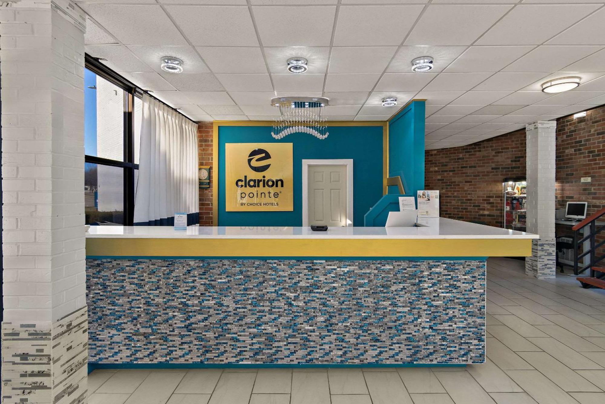 Clarion Pointe Bloomington-Normal Near I-55 And University Eksteriør billede